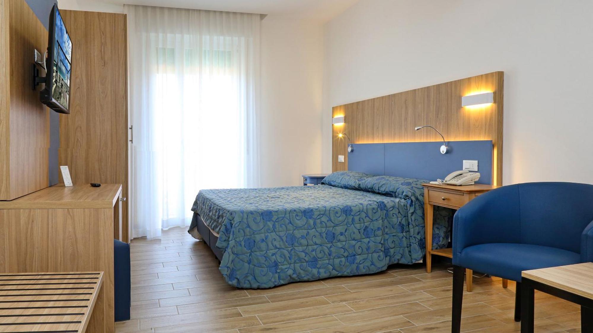 Hotel Marina Bardolino Bagian luar foto