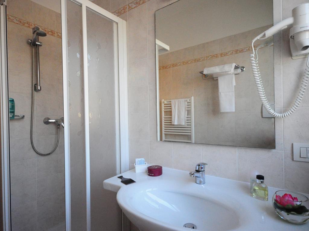 Hotel Marina Bardolino Ruang foto